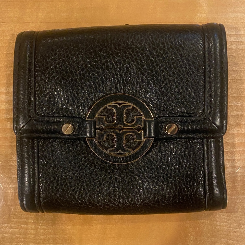 Authentic Tory Burch wallet. Gently worn  Tri fold leather wallet.
